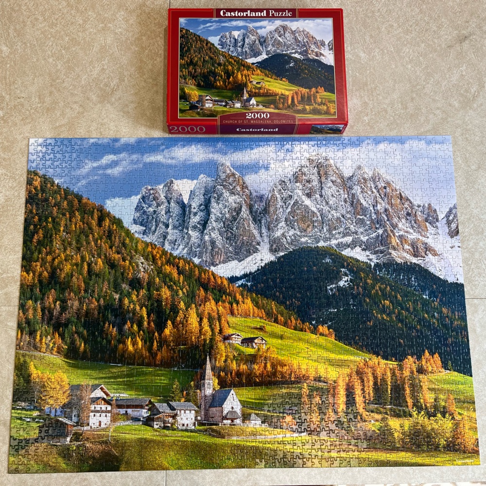 Dolomites - Church of St. Magdalena Puzzle 2000 Pieces Castorland EUC